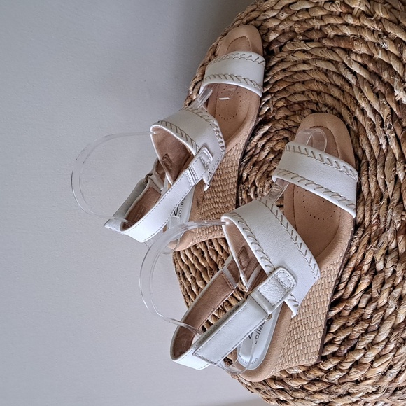 NWT Clarks Womens‎ Kyarra Rose White Leather Slingback 2.75" Wedge Sandals S-7 - Picture 1 of 9